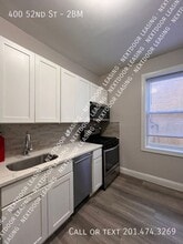 Building Photo - 400 52nd St