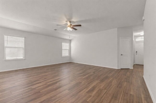 Foto del edificio - 108 Pivot Dr