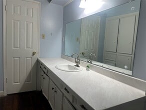 Building Photo - 1914 Indian Shores Rd