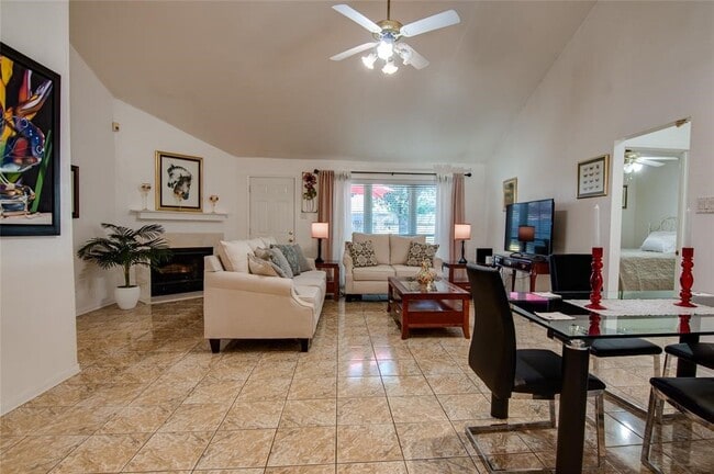 Foto del edificio - 18734 Highland Trail