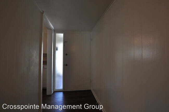 Building Photo - 3 br, 2 bath House - 415 E. Amherst