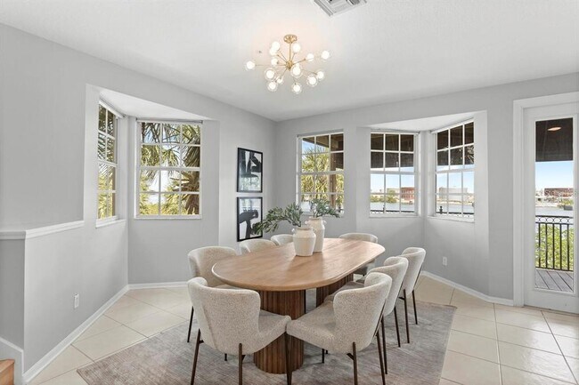 Foto del edificio - 1450 Harbour Walk Rd