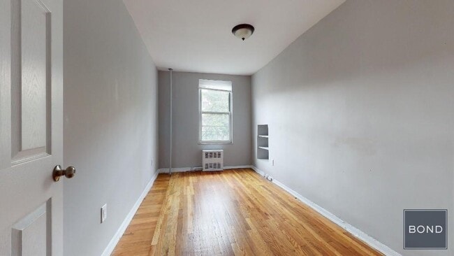 Building Photo - 354 E 19th St