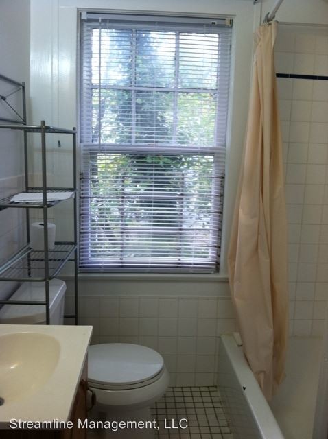 Building Photo - 1 br, 1 bath House - 812 Van Buren St, NW #1