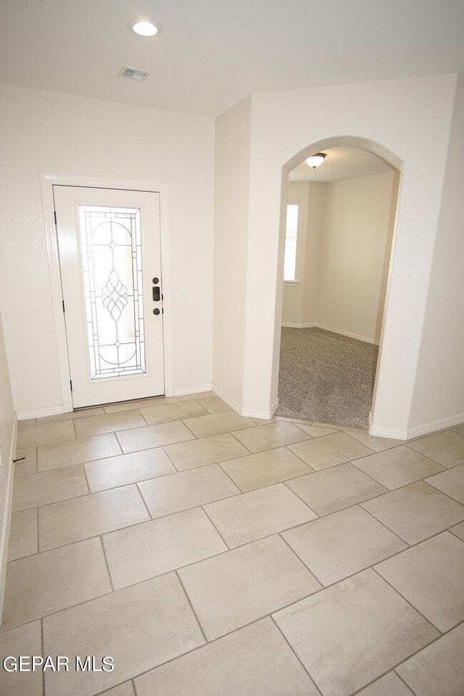Building Photo - 323 Covington Ridge Way