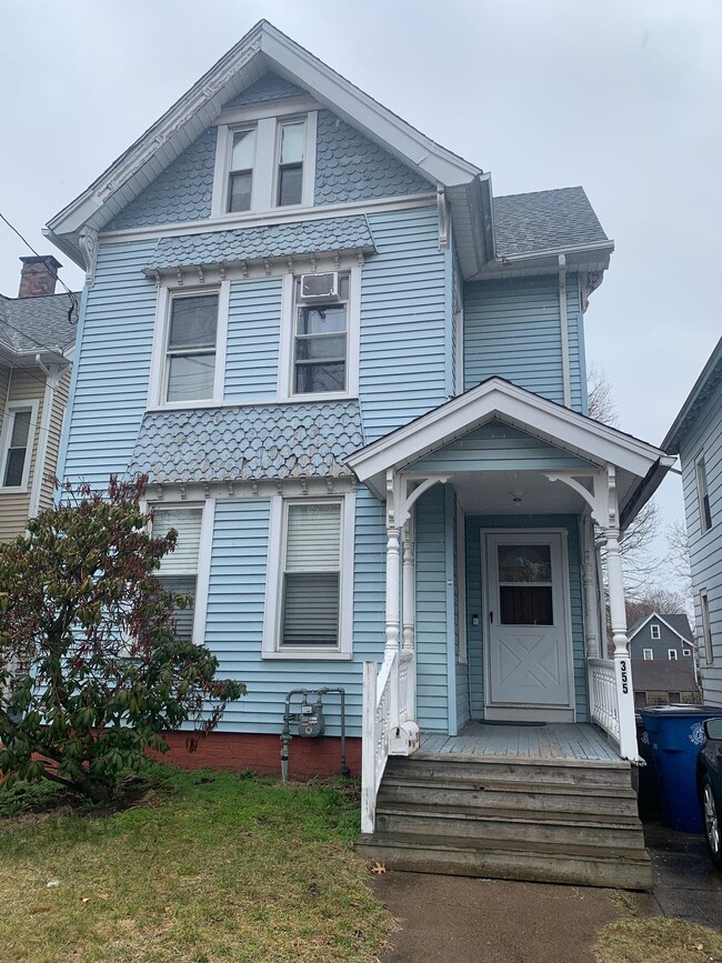 Building Photo - 355 Norton St