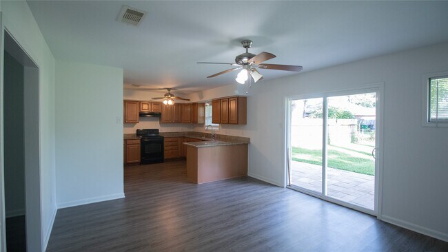 Foto del edificio - 322 Broad Ripple Dr