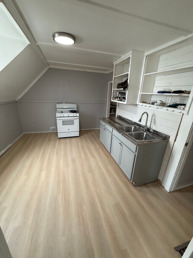 Foto del edificio - 313 Kossuth St