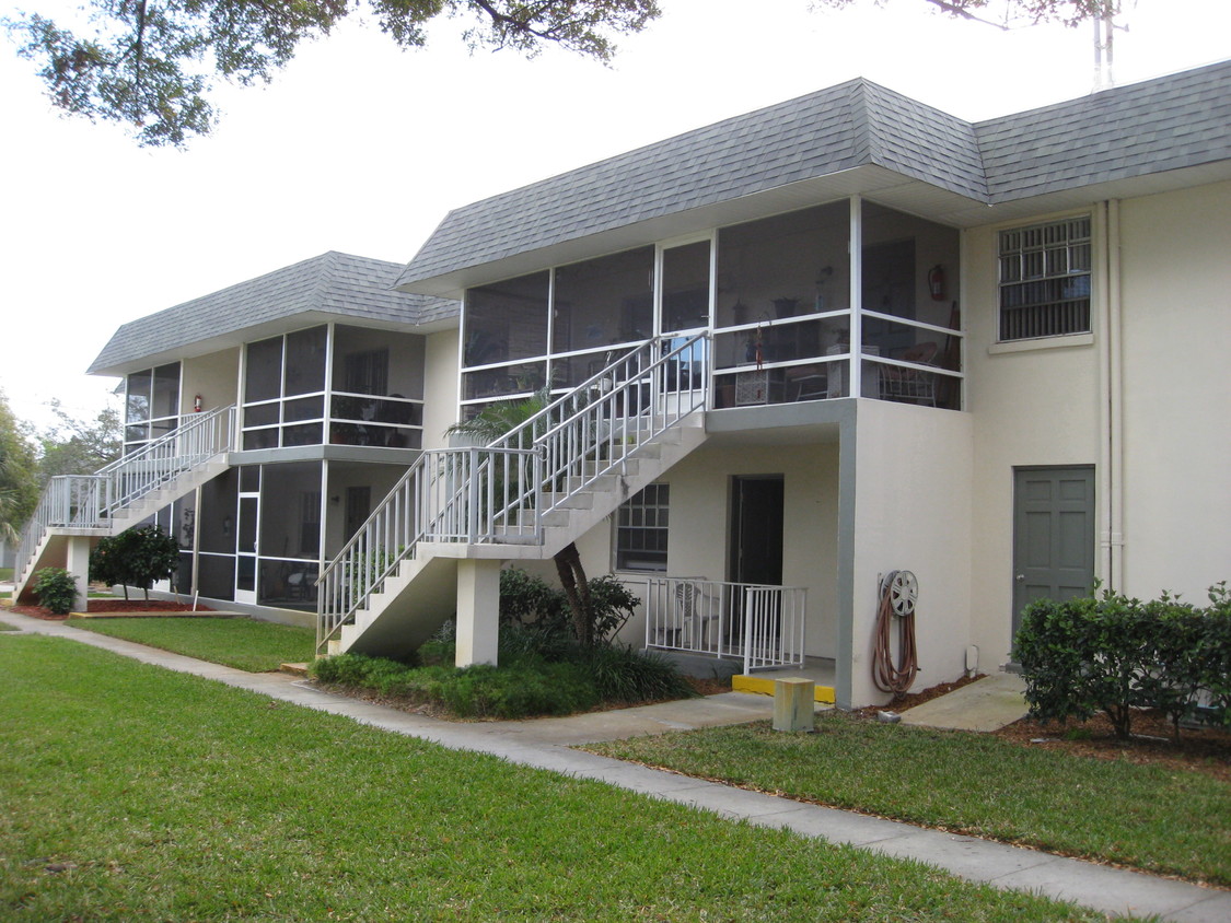 Edificio - Plantation Apartments