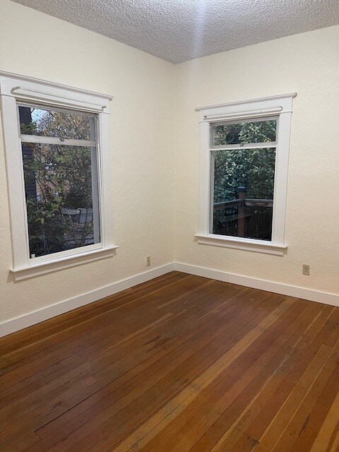 Foto del edificio - 4612 Meridian Ave N