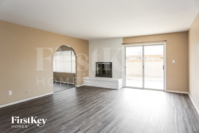 Foto del edificio - 5015 W Mercer Ln