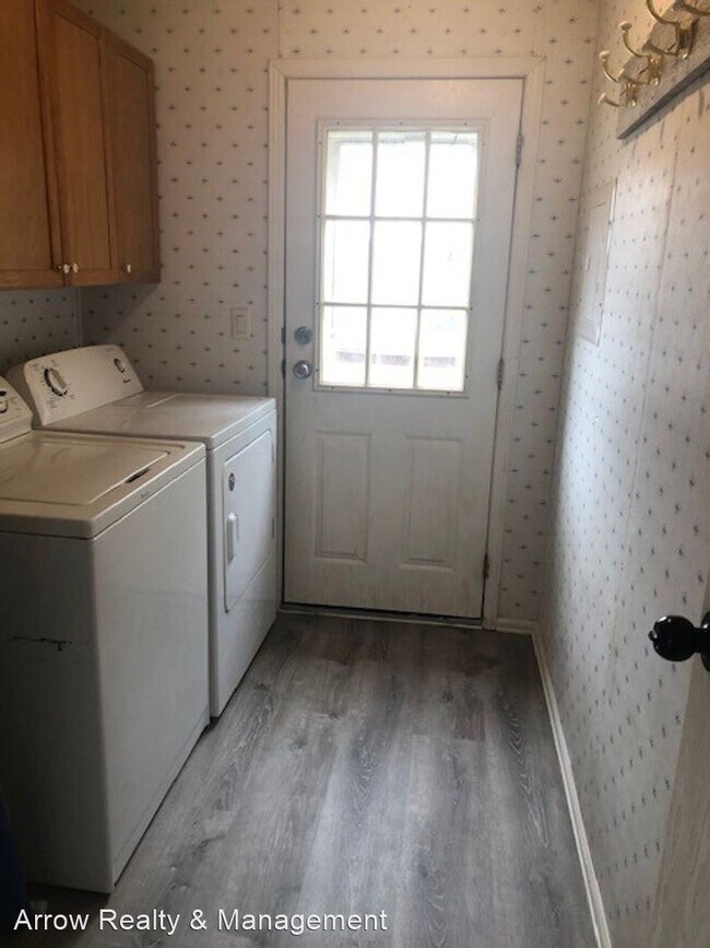 Building Photo - 3 br, 2 bath House - 214 Lincoln Ave.