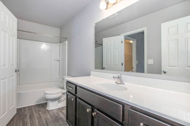 Foto del edificio - Best Value in Great Neighborhood