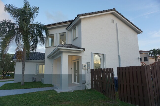 Building Photo - 15614 SW 110th Terrace