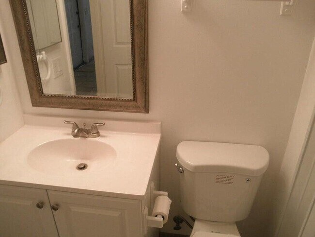 Foto del edificio - 584 Springdale Cir