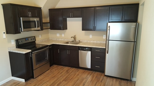 Building Photo - 1901 Douglas St