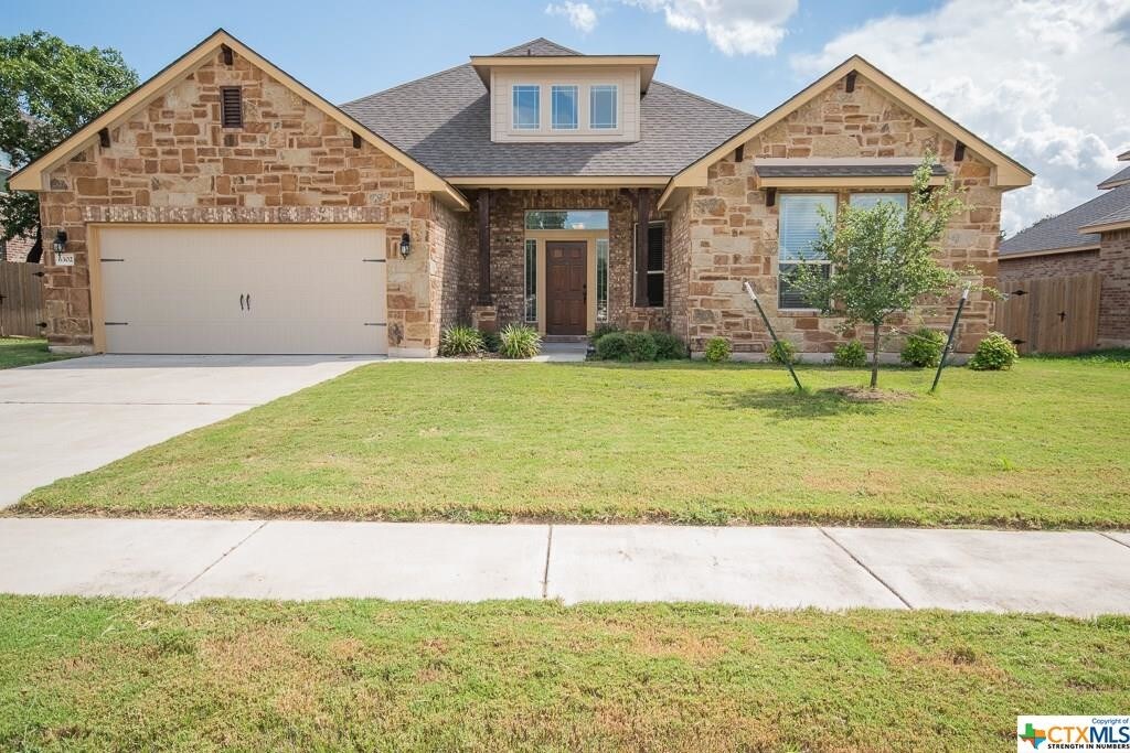 Primary Photo - 6302 Tanzanite Dr