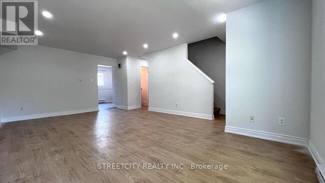 Photo du bâtiment - 1430-1430 Jalna Blvd