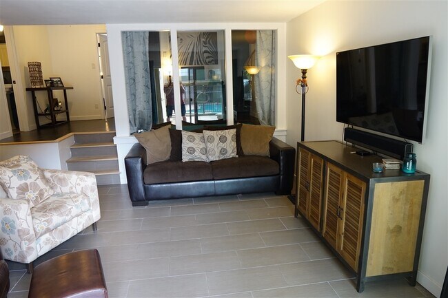 Building Photo - Pacific Beach 1-Bed PLUS Office!
