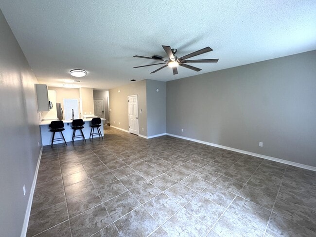 Building Photo - 2703 Bay Club Dr