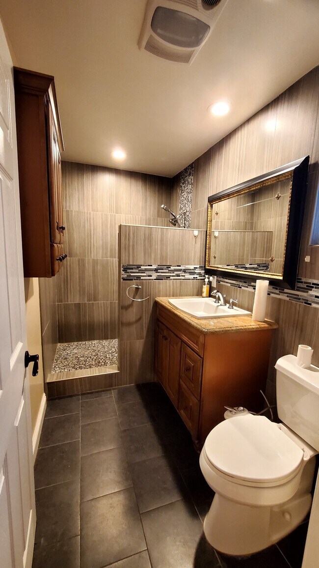 Foto del edificio - 16925 Knollwood Dr