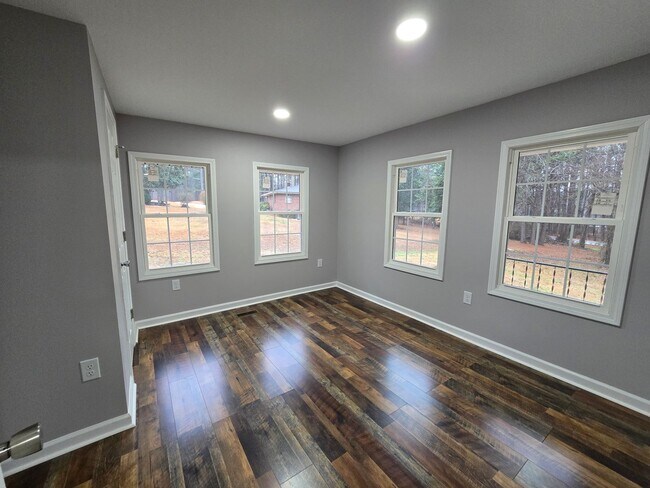 Foto del edificio - NEW LISTING!!!!!