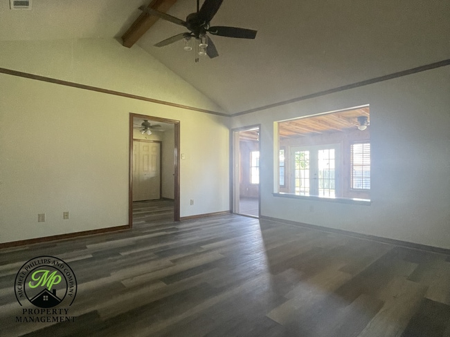 Building Photo - Great Cabot home!