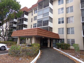 Building Photo - 4172 Inverrary Dr