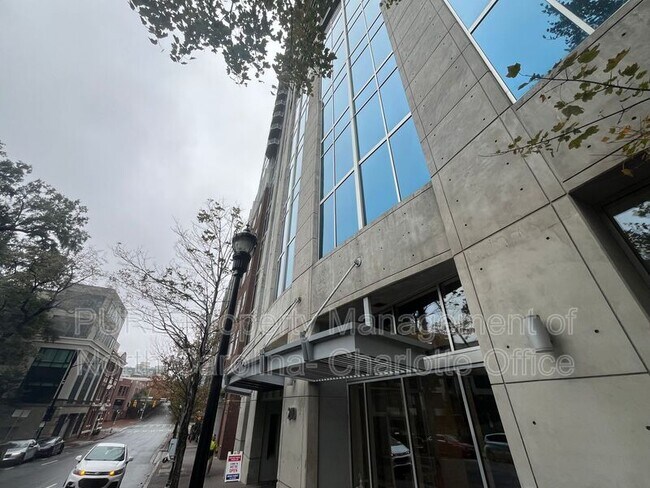 Foto del edificio - 210 N Church St