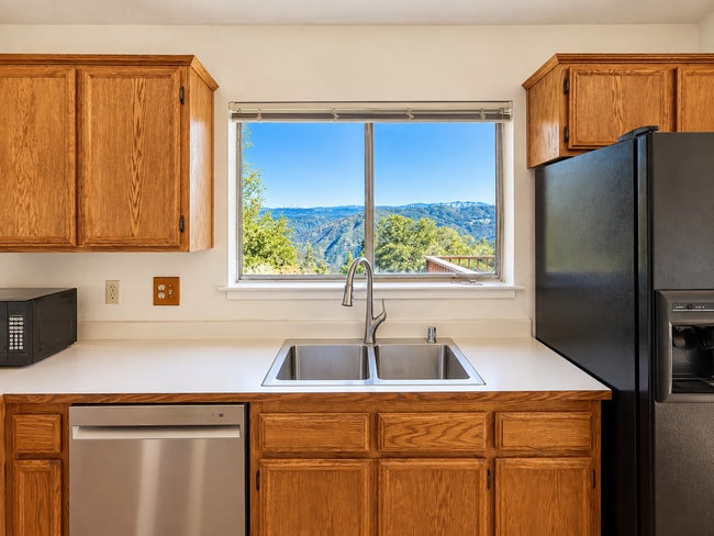Building Photo - 10201 Ponderosa Way