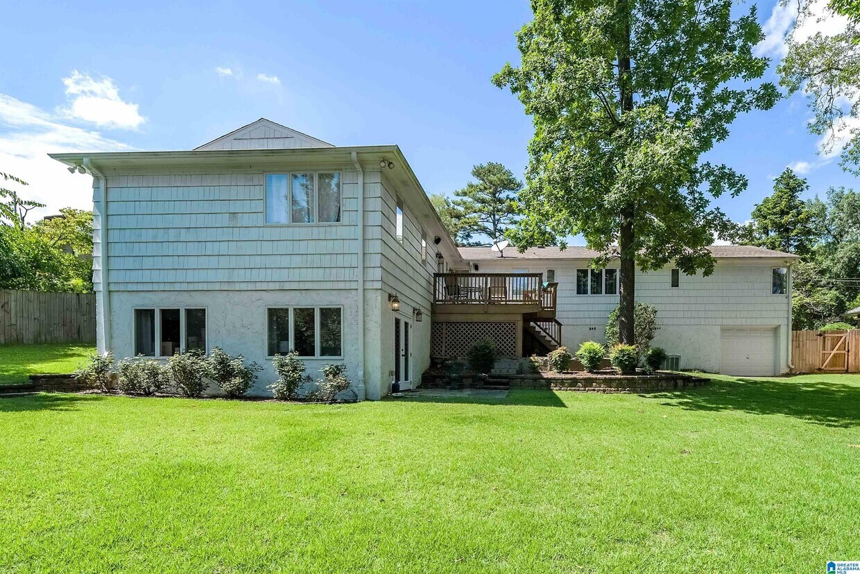 Building Photo - 2005 Chestnut Rd