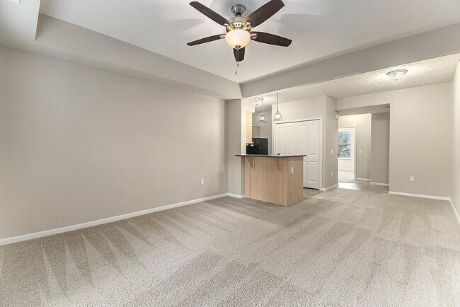 Foto del edificio - Lynbrook Apartments and Townhomes