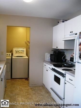 Building Photo - 304 S 20th Ave