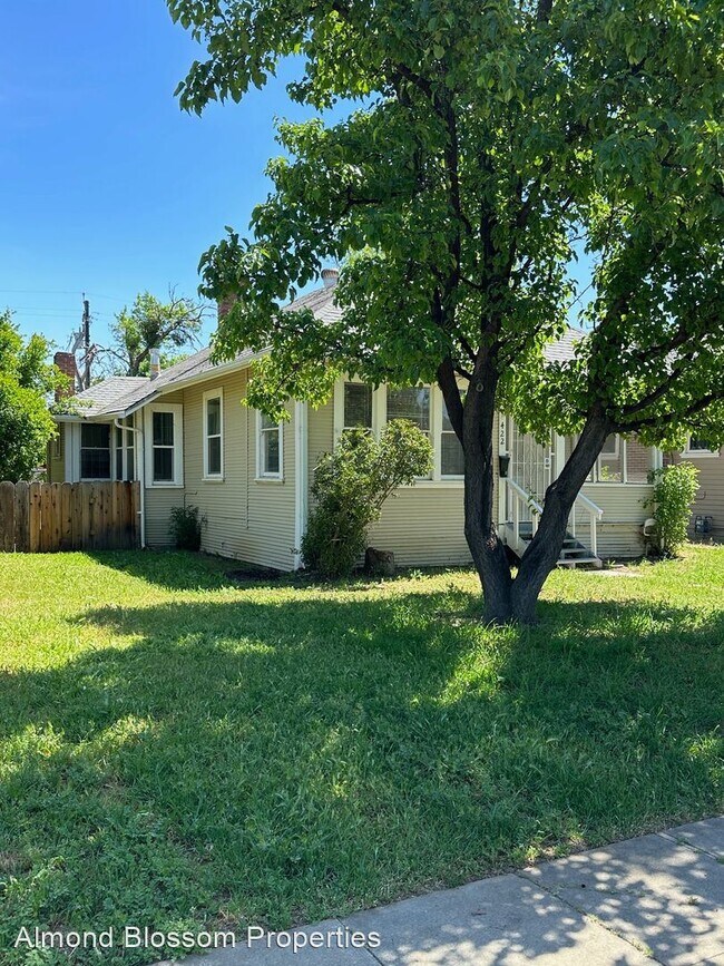 Foto del edificio - 3 br, 1 bath House - 422 S. Plumas St.