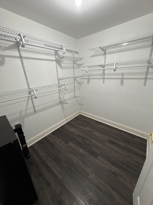 Foto del edificio - 16821 Falconhurst Dr