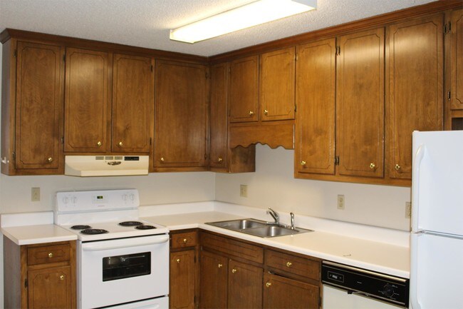 Building Photo - 2701 Doncaster Dr