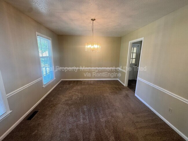 Building Photo - 2393 Spicewood Dr