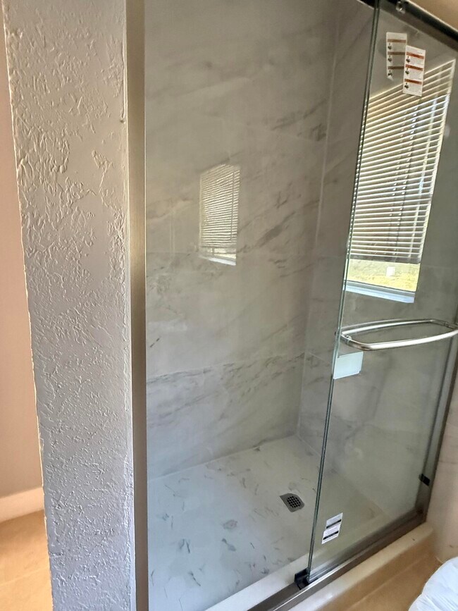 Foto del edificio - 4506 Matanzas Ave