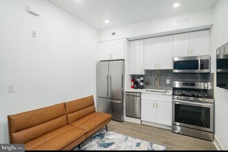 Building Photo - 3127 Richmond St