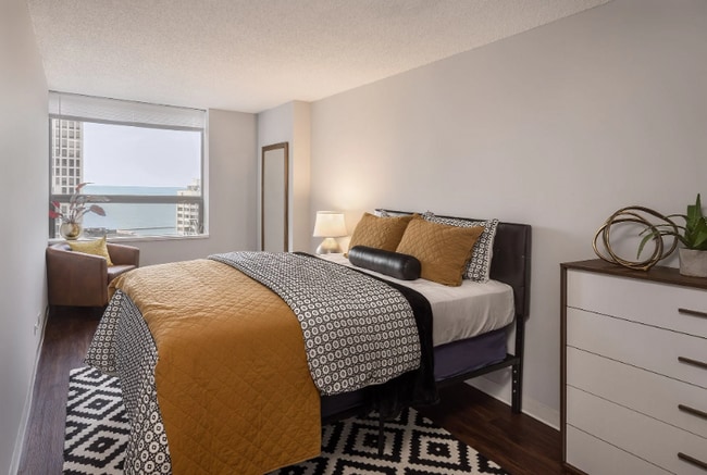 Building Photo - 454 E Ohio St