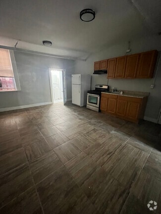 Building Photo - 1009 Chancellor Ave