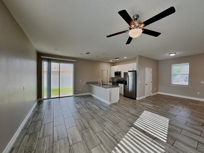 Foto del edificio - 1752 Sail Ct