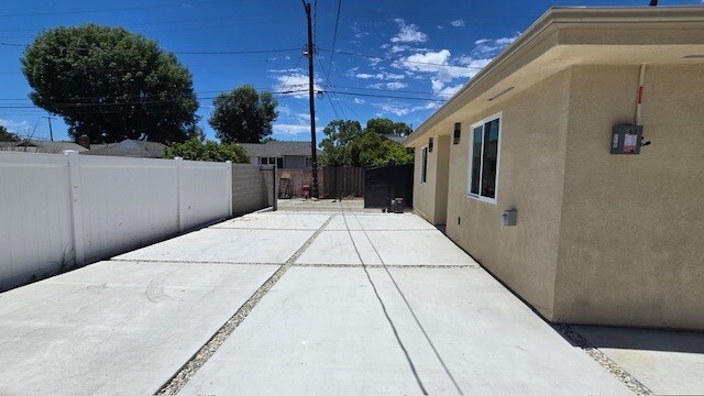 Primary Photo - 10929 Hayvenhurst Ave