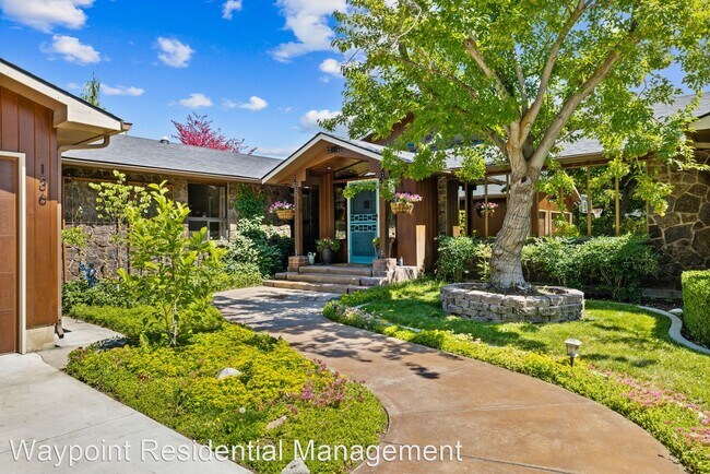 Foto del edificio - 5 br, 4 bath House - 136 Dover Lane