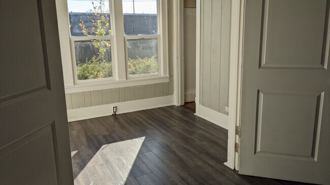Foto del edificio - Three Bedroom House in Kalamazoo