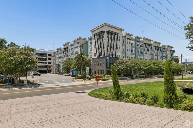 Building Photo - Novus Westshore
