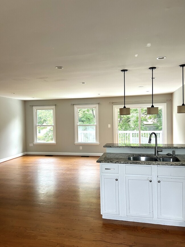 Building Photo - 10517 Bent Tree Dr
