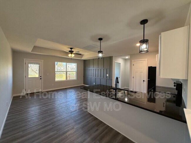 Foto del edificio - 2767 S Meadowlark Ave