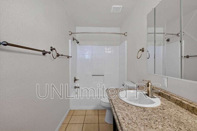 Foto del edificio - 2250 Atlantic Dr