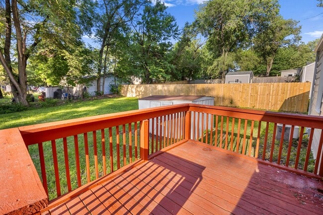 Building Photo - Adorable 2 bedroom 1 bath home